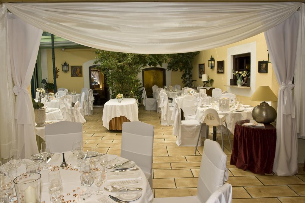 Landhotel Jagdhof Guntramsdorf Εξωτερικό φωτογραφία